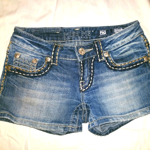 Miss Me Pants - MISS ME SHORTS SIZE 25